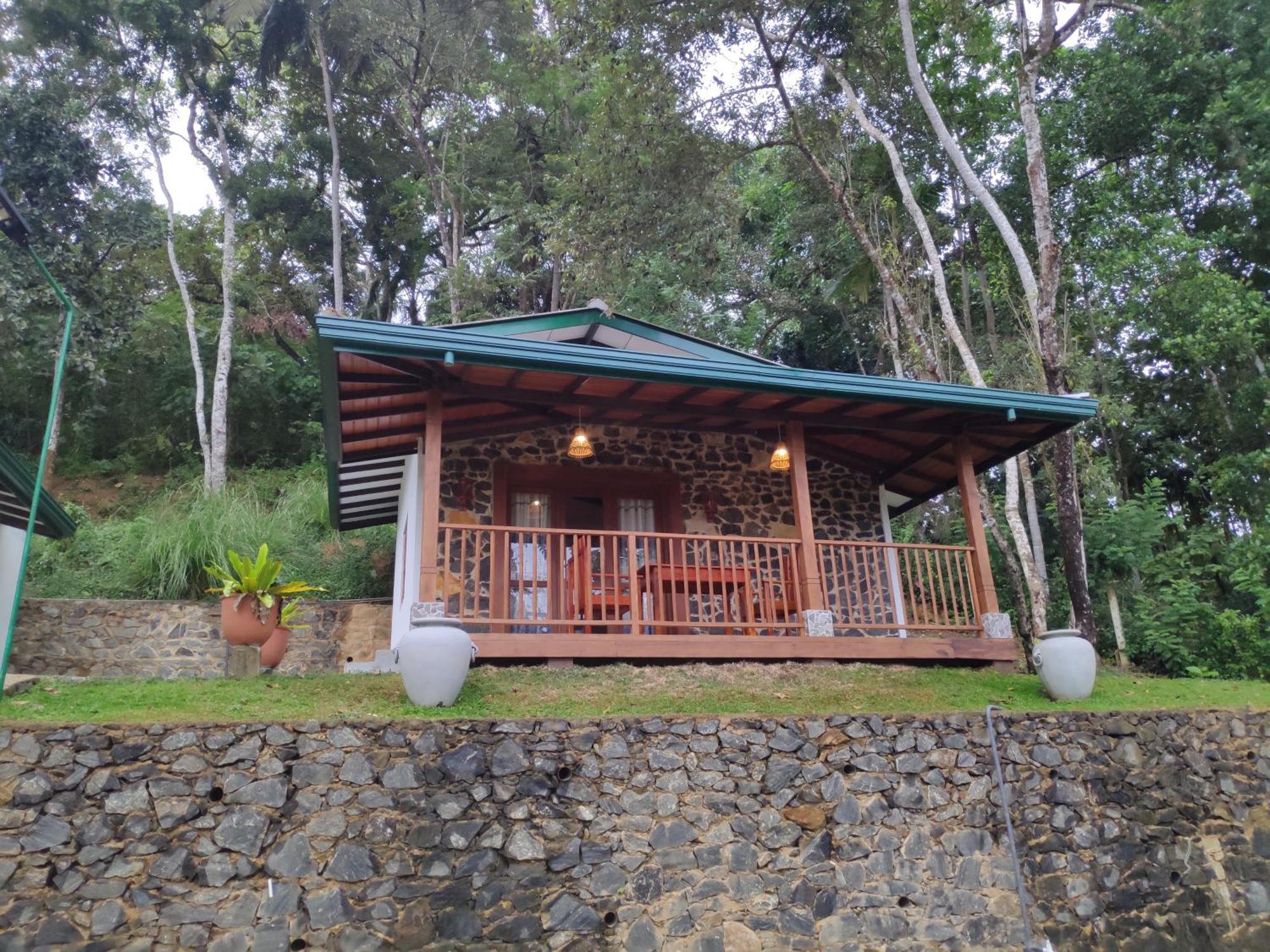 Pinnacle Pearl Hiriketiya Dickwella Exterior photo