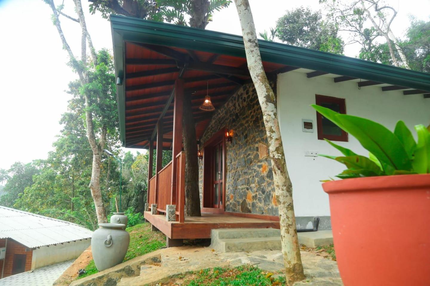 Pinnacle Pearl Hiriketiya Dickwella Exterior photo