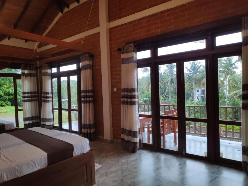 Pinnacle Pearl Hiriketiya Dickwella Exterior photo