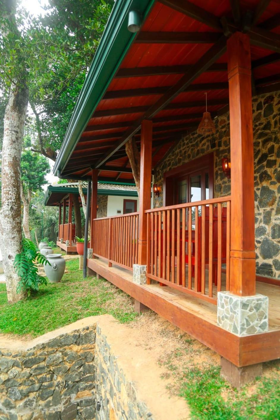 Pinnacle Pearl Hiriketiya Dickwella Exterior photo